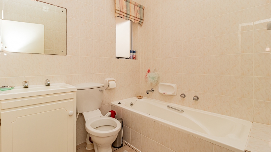 2 Bedroom Property for Sale in Fish Hoek Western Cape